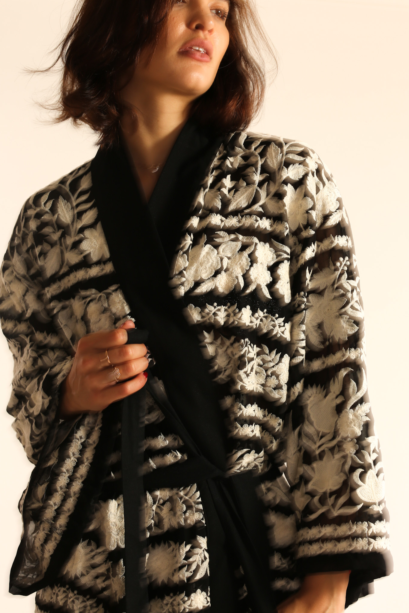 SILK EMBROIDERED CAPSULE COLLECTION KIMONO ARIE