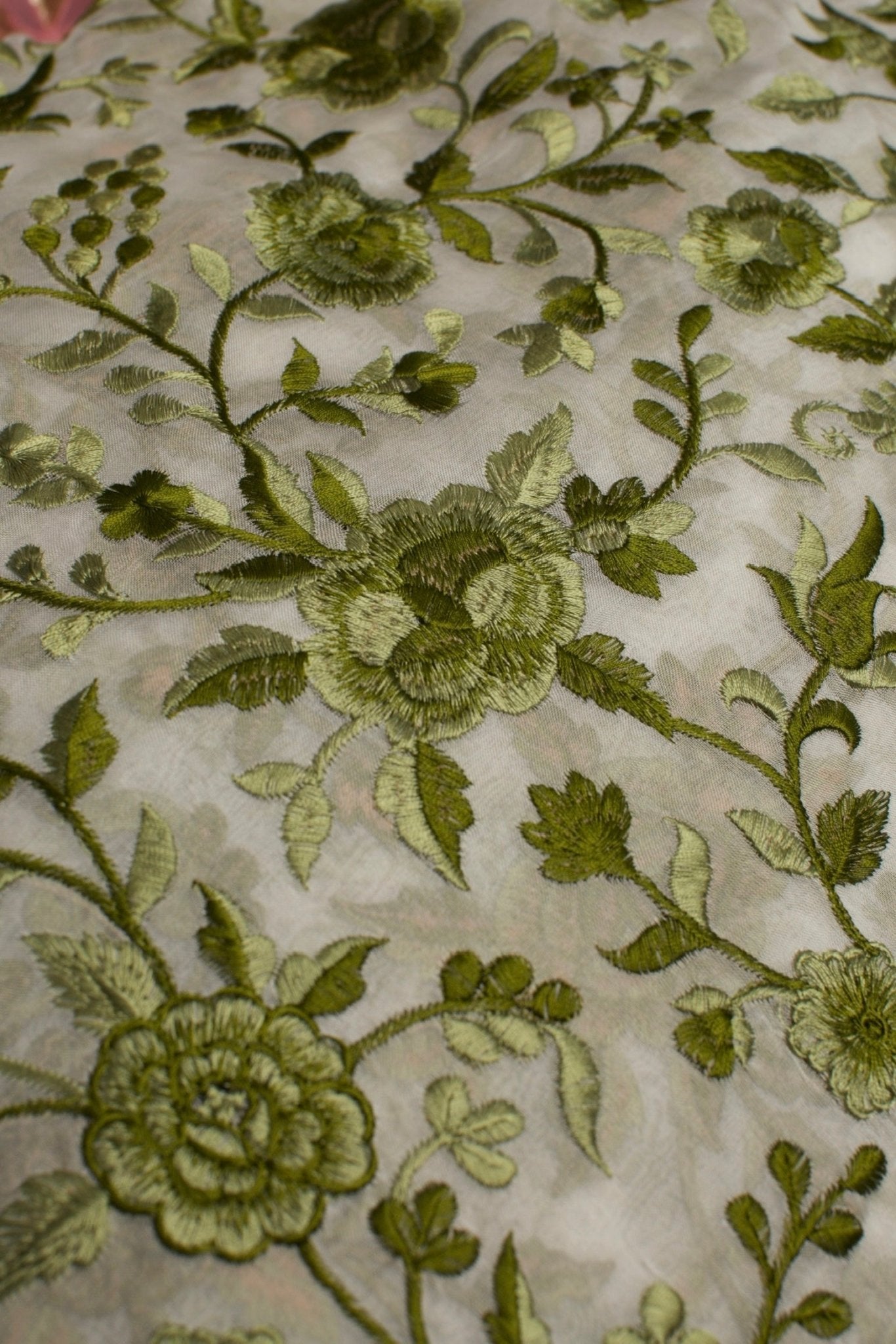 GREEN FLOWER EMBROIDERED SILK B32-6