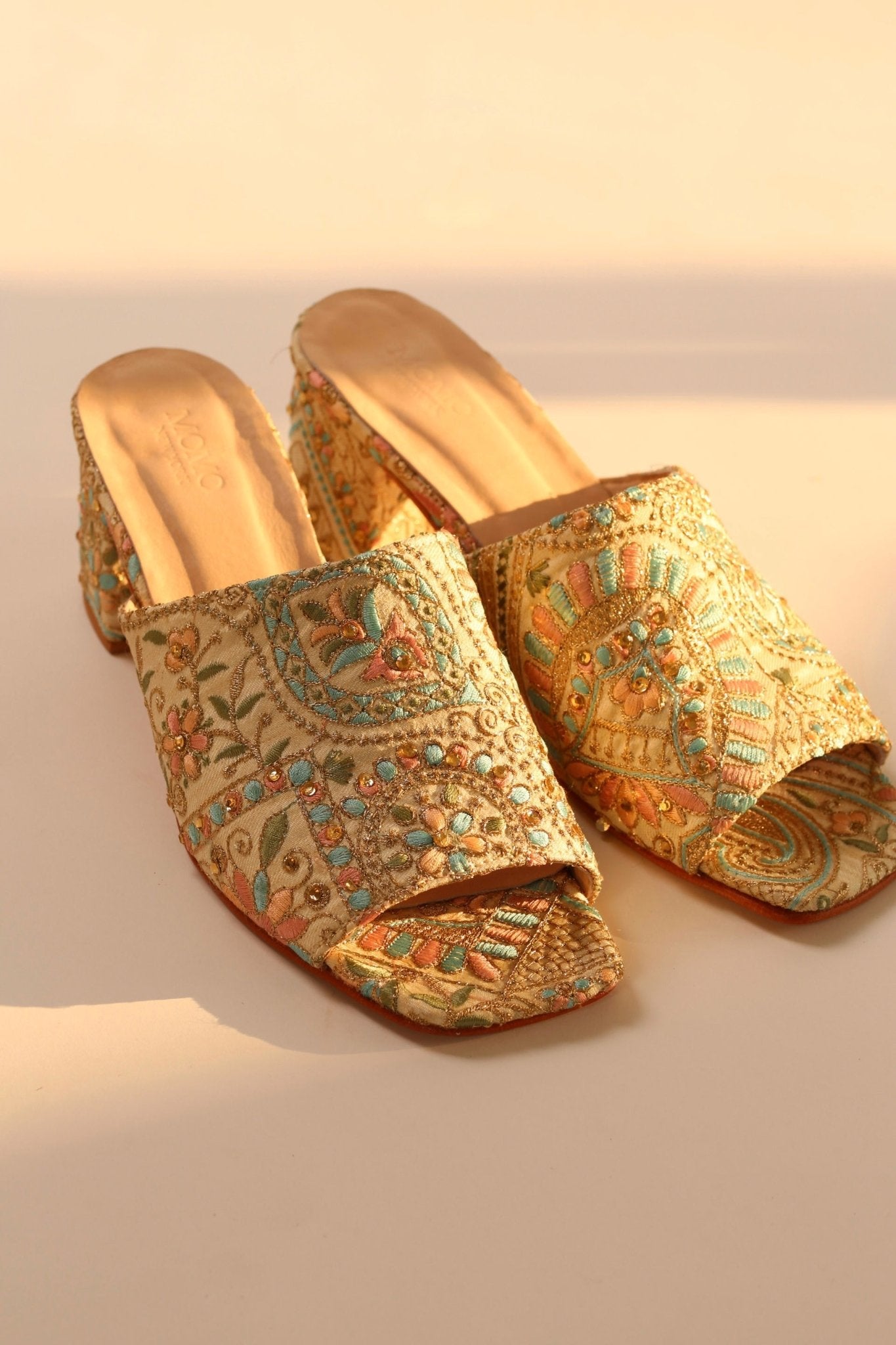 EMBROIDERED FLOWER SILK MULES MILTONA