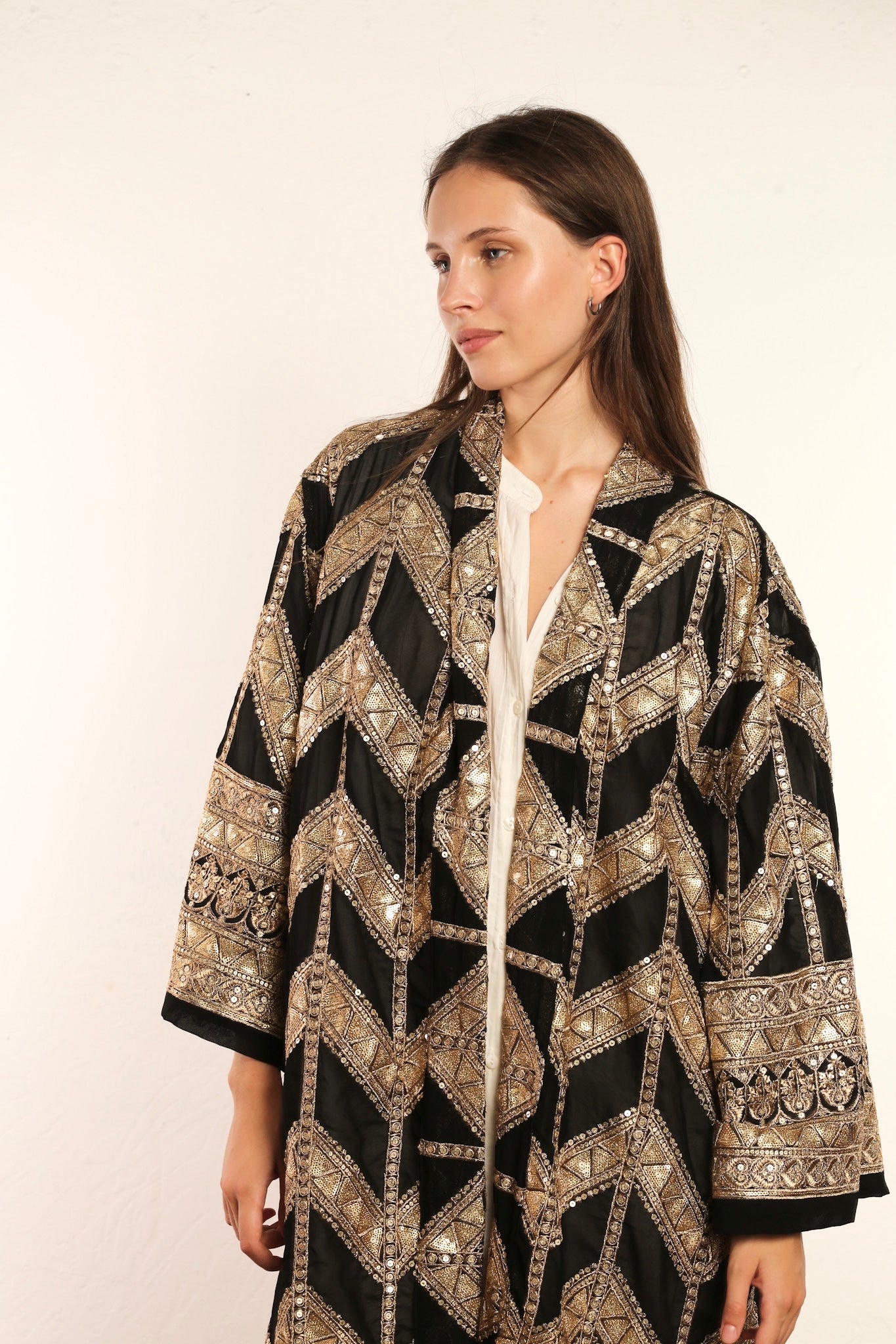 THALIA GOLD & BLACK SILK KIMONO