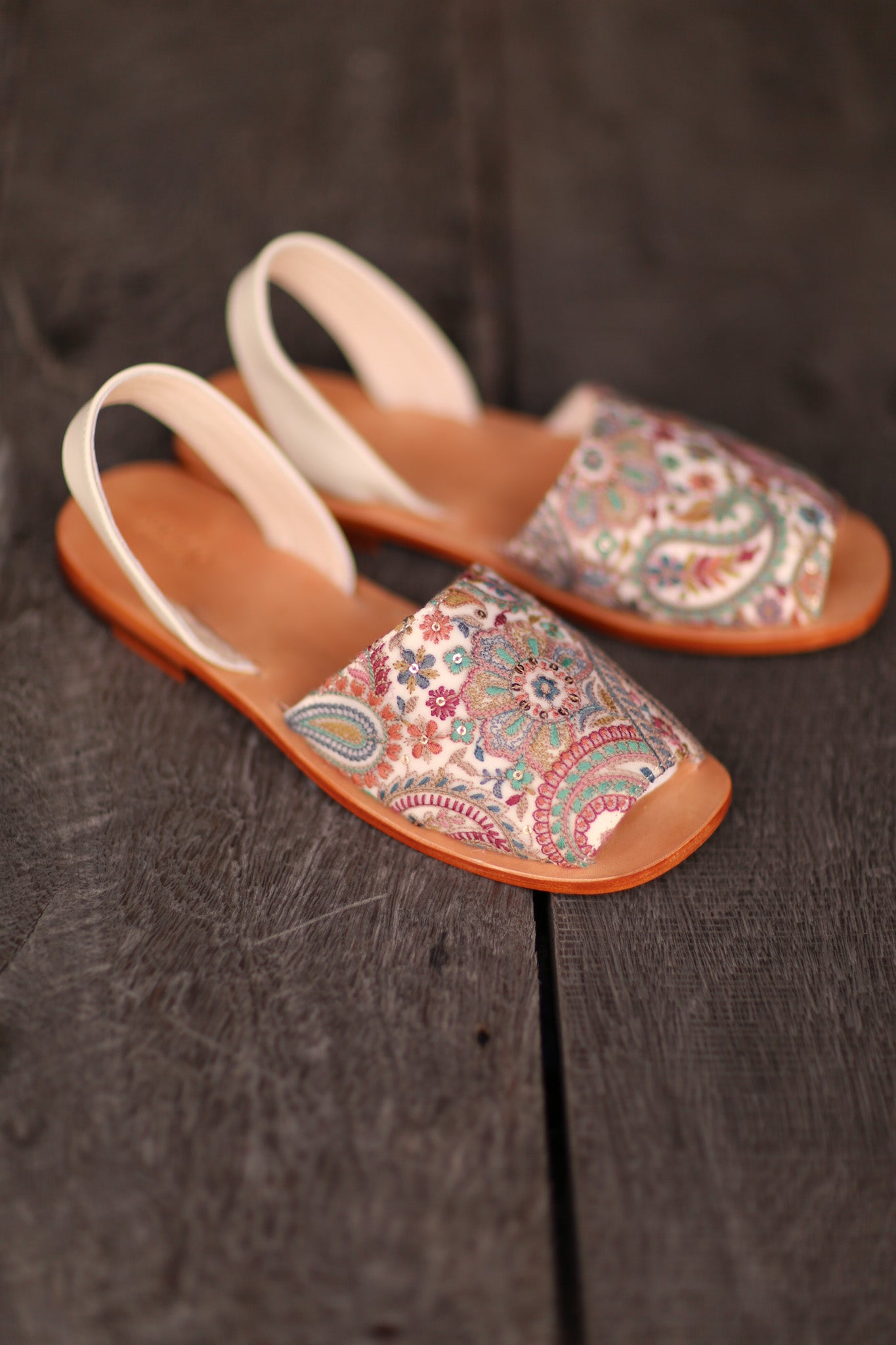 EMBROIDERED SILK SANDALS MARIE