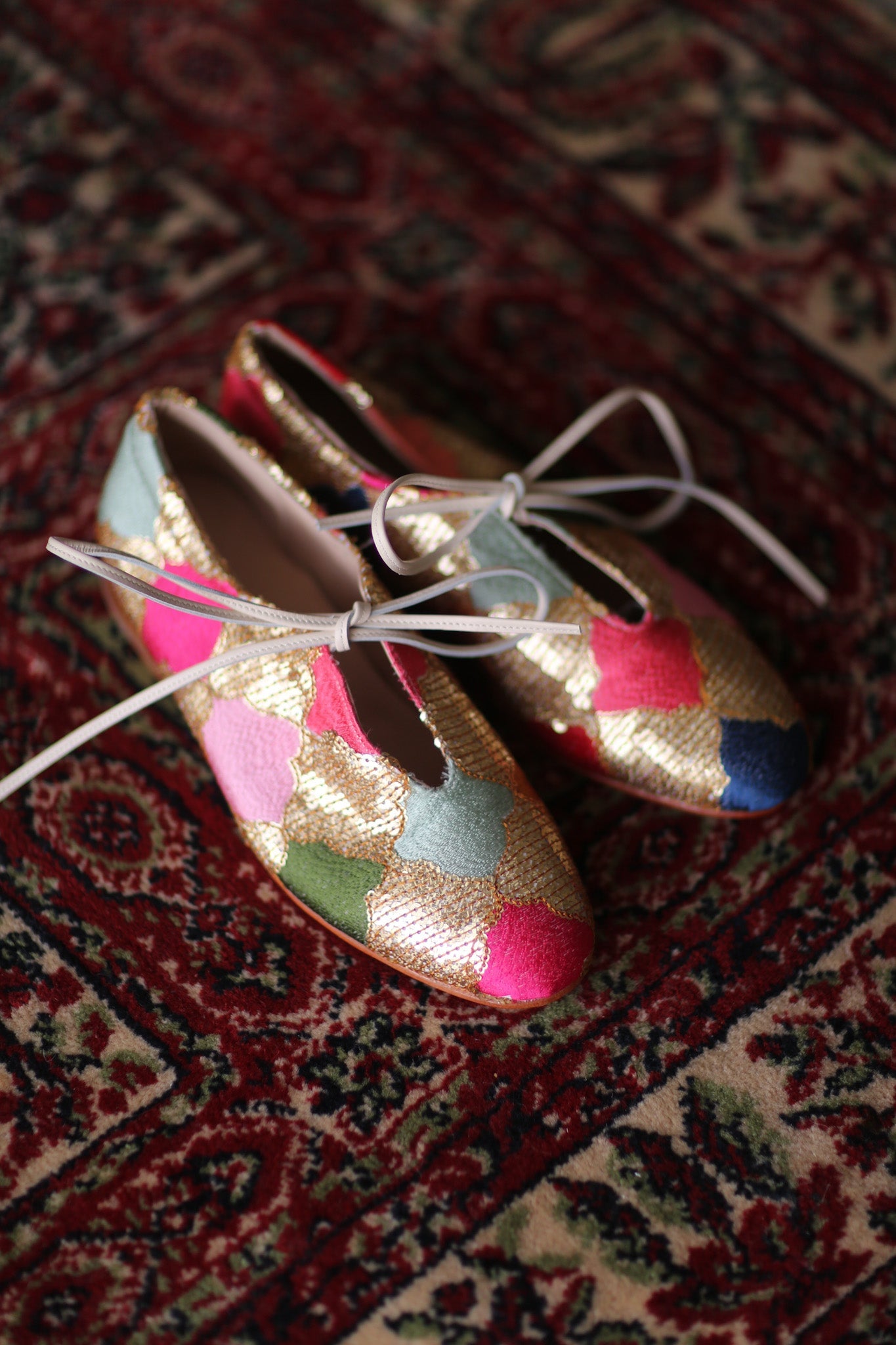 SEQUIN EMBROIDERED BALLET FLATS NOVA - US 6/ EUR 36
